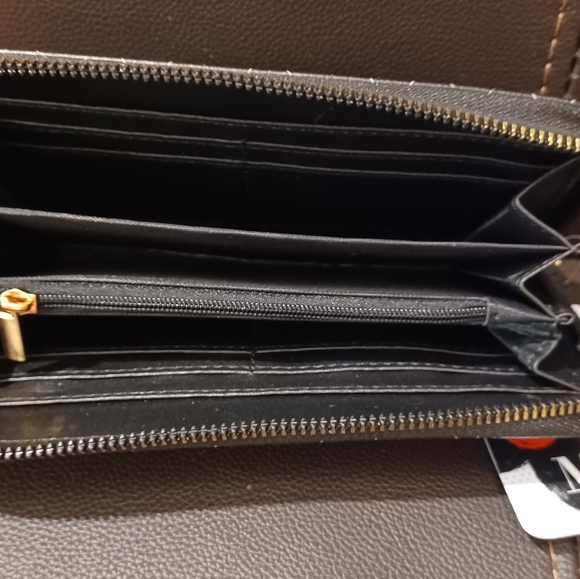 DISNEY MINNIE MOUSE ZIP AROUND ID COMPARTMENTS WAL - Picture 8 of 10